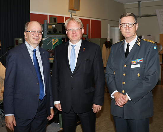 .Generaldirektör Hartelius, försvarsminister Hultqvist och Must-chefen Karlson