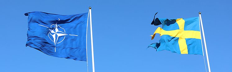 NATO:s och Sveriges flaggor